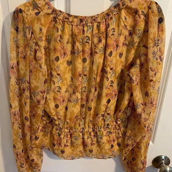 Walter Baker Medium Yellow Floral Blouse Cropped puff sleeve - Picture 3 of 4
